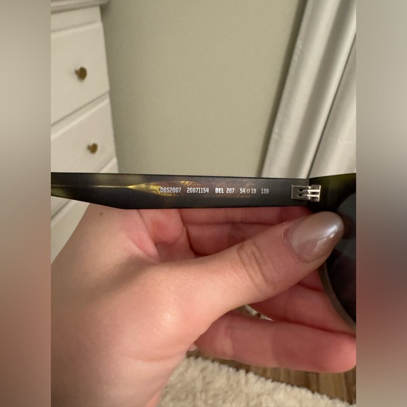 Costa Del Mar women’s sunglasses - Picture 4 of 8